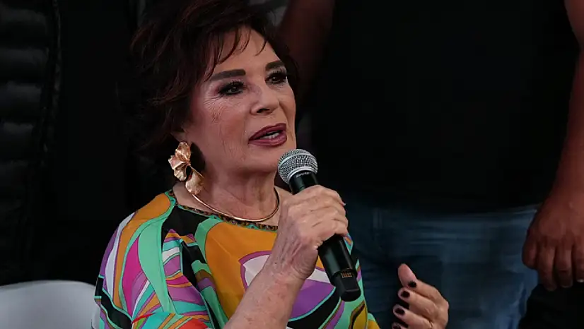 Hülya Koçyiğit Van'da sevenleriyle buluşacak