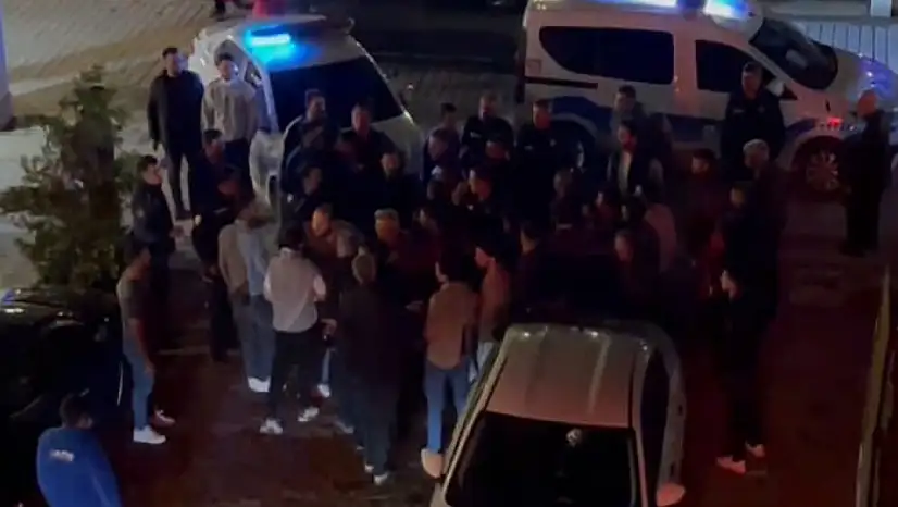 İki gurup arasında çıkan bıçaklı kavga kanlı bitti