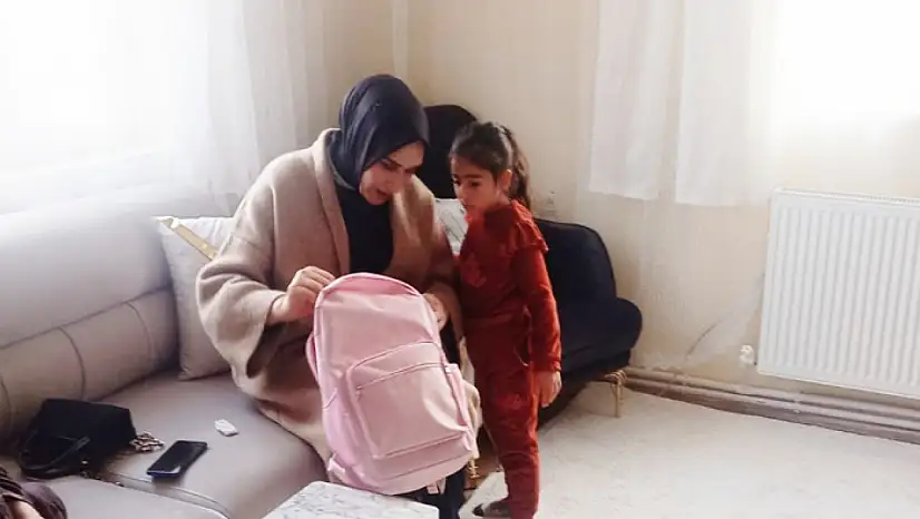 Ilıkan'dan ihtiyaç sahibi öğrencilere kırtasiye desteği