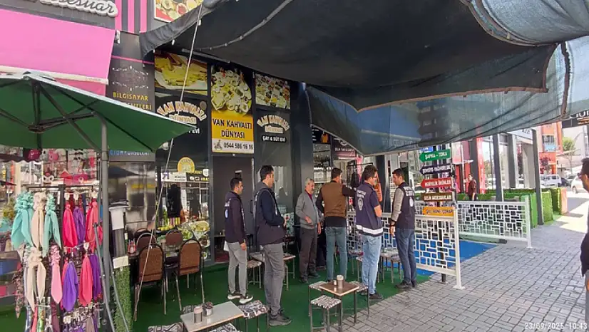 İpekyolu Belediyesi kaldırım işgalleriyle mücadelesini sürdürüyor