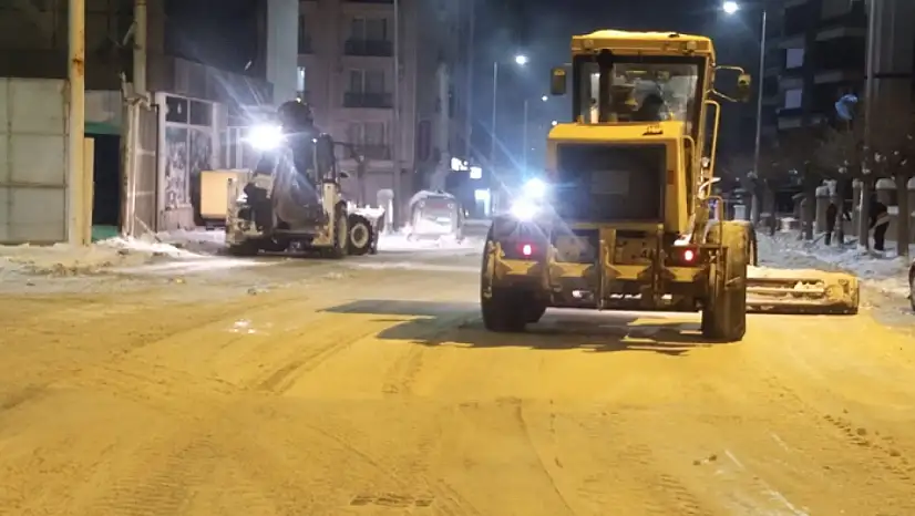 İpekyolu Belediyesi'nden karla mücadele çalışması