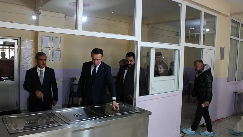 Kaymakam Bakan'dan SYDV kız yurdu'na ziyareti