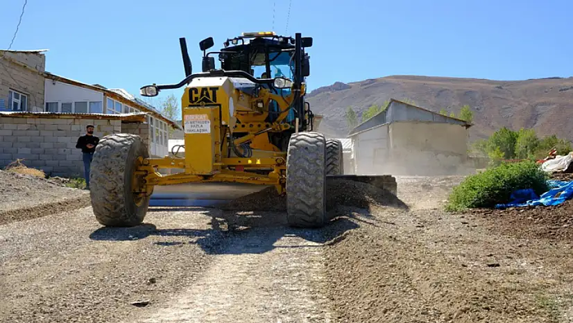 Kış öncesi yol iyileştirme çalışmaları devam ediyor