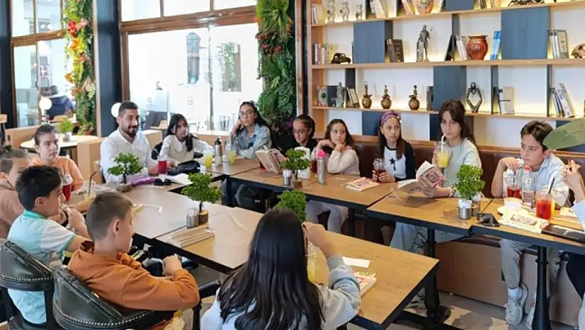 'Kitap Kaşifleri Kulübü' minik öğrencileri kitap okumaya yönlendiriyor