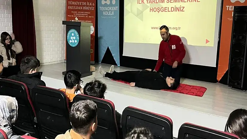 Kızılay'dan öğrencilere ilk yardım eğitimi