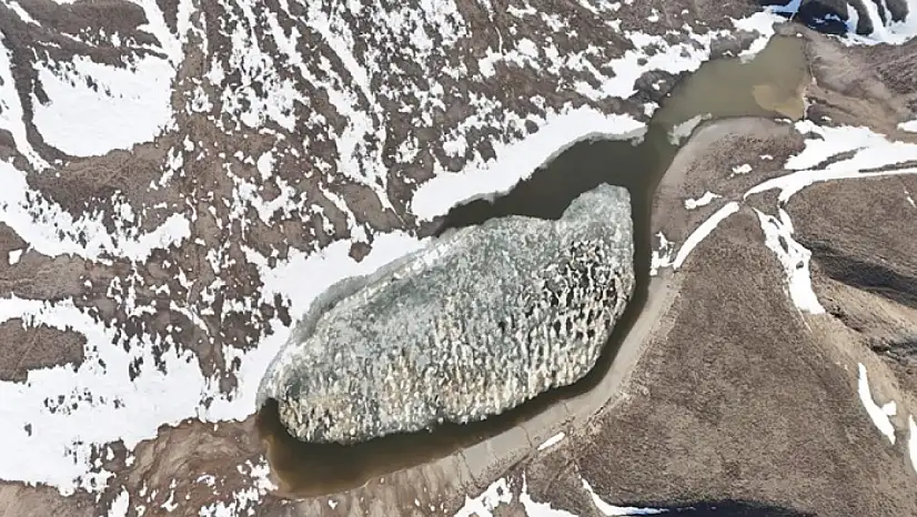 Nemrut'ta buzlar çözülmeye başladı