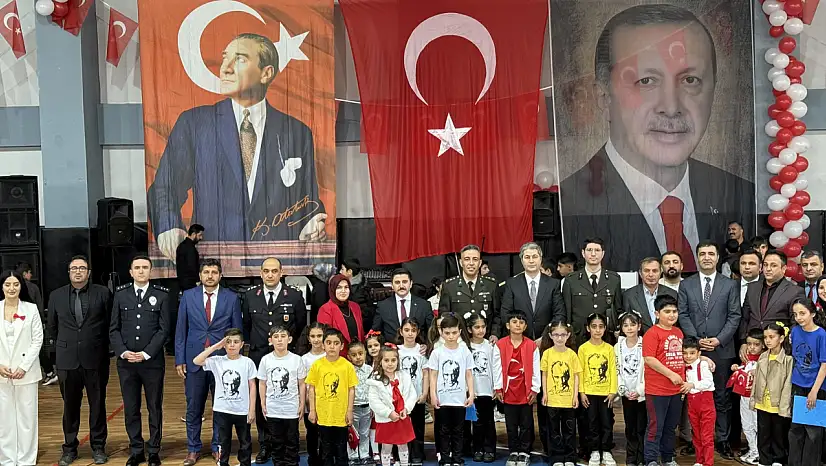 Özalp'ta 23 Nisan coşkusu