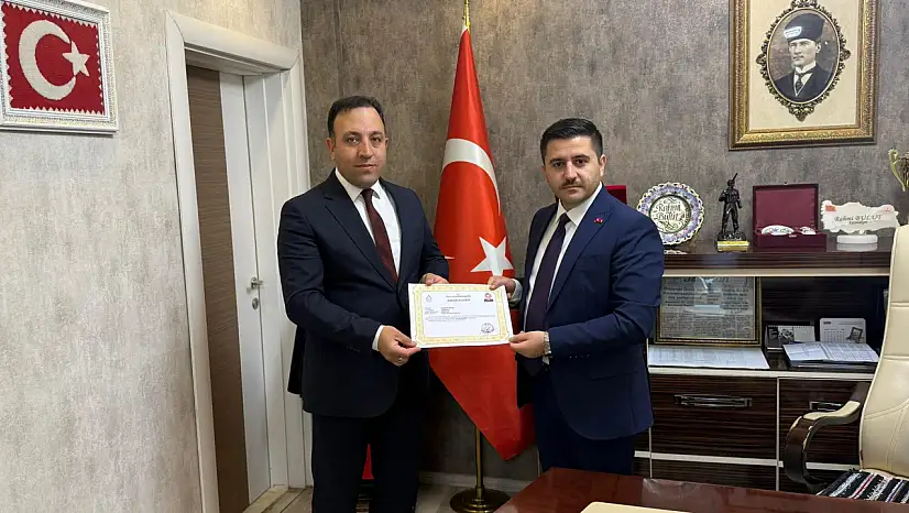 Özalp'ta vergi dairesi personeline başarı belgesi