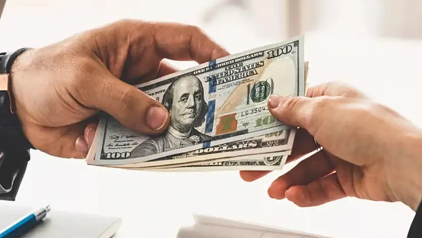 Özel sektörün yurt dışı kredi borcu Ekim ayında 210,8 milyar dolar oldu