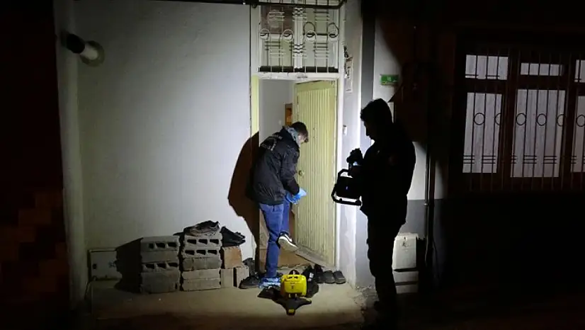 Sofra bezi silkelerken düşerek yaralanan ve kalbi duran kadın hayata döndürüldü