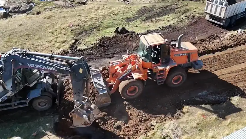 Topraklı Mahallesi'nde altyapı güçlendirme çalışmaları sürüyor