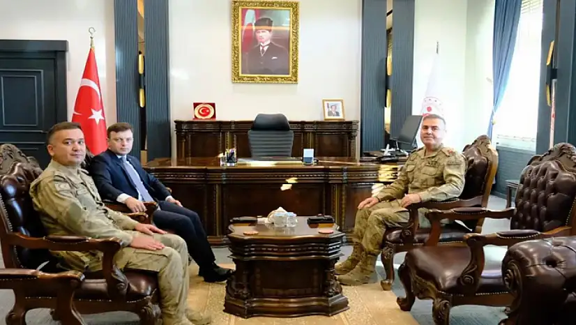 Tuğgeneral Avkıran, Başkale Kaymakamı Erdoğan'ı ziyaret etti