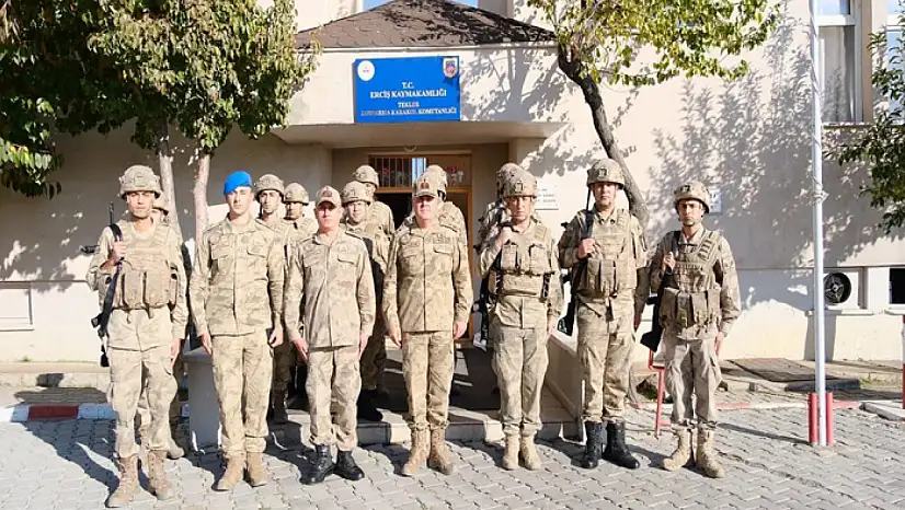 Tuğgeneral Avkıran'dan Erciş'te jandarma karakoluna ziyaret