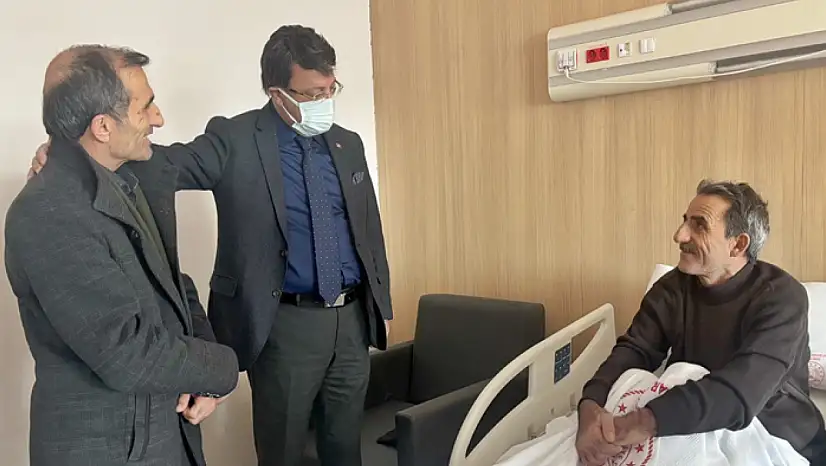 Türkmenoğlu, Ankara'da tedavi gören Vanlıları ziyaret etti