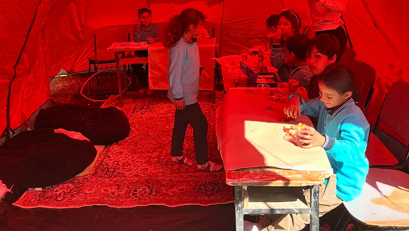 Tuşba'da fark yaratan öğretmen: Kitapla başlayan günler