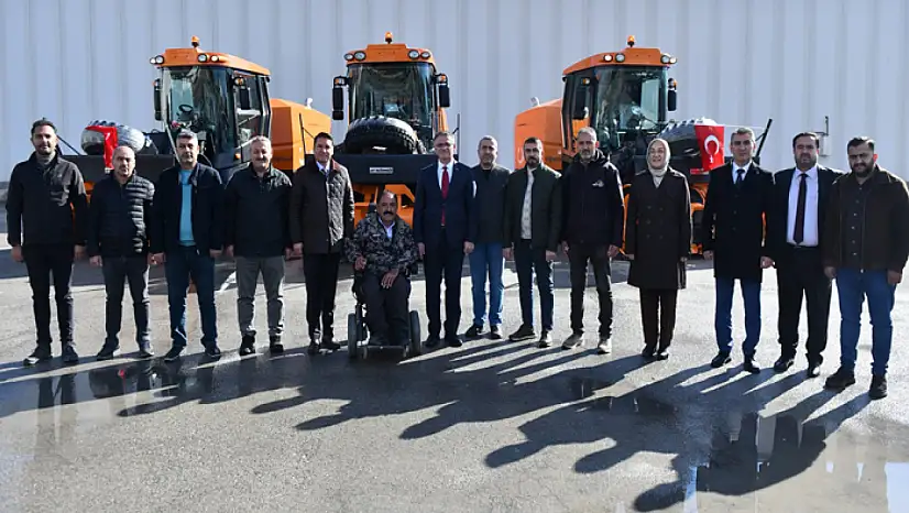 Vali Balcı, karla mücadele için alınan yeni araçları inceledi