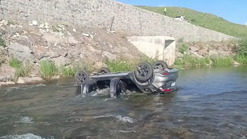 Van'a gelirken feci kaza! 3 kişi hayatını kaybetti
