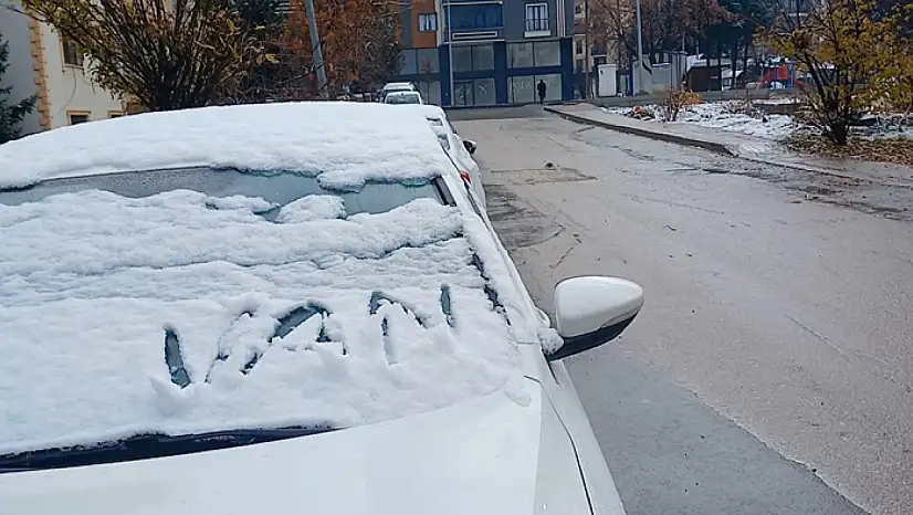 Van'a kar yağdığı gibi eridi