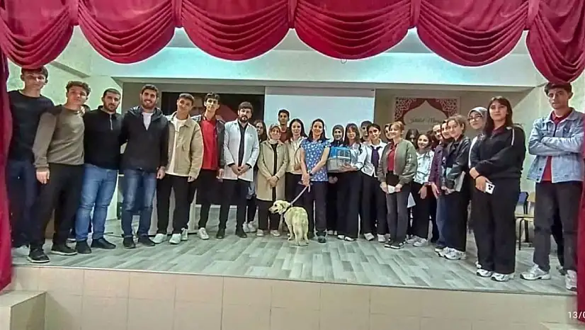 Van Büyükşehir Belediyesi öğrencileri sokak hayvanları hakkında bilgilendirdi