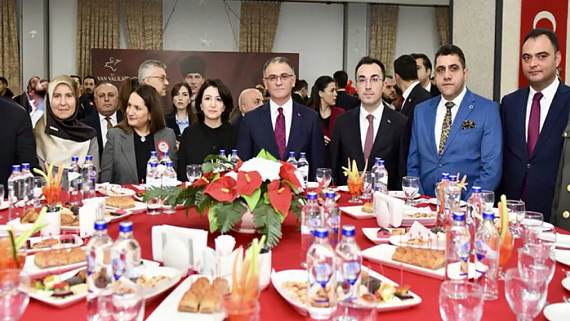 Van'da Cumhuriyet resepsiyonu