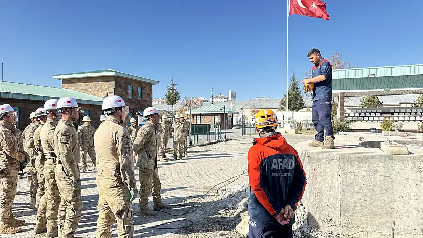 Van'da JÖH Ekiplerine arama kurtarma eğitimi verildi