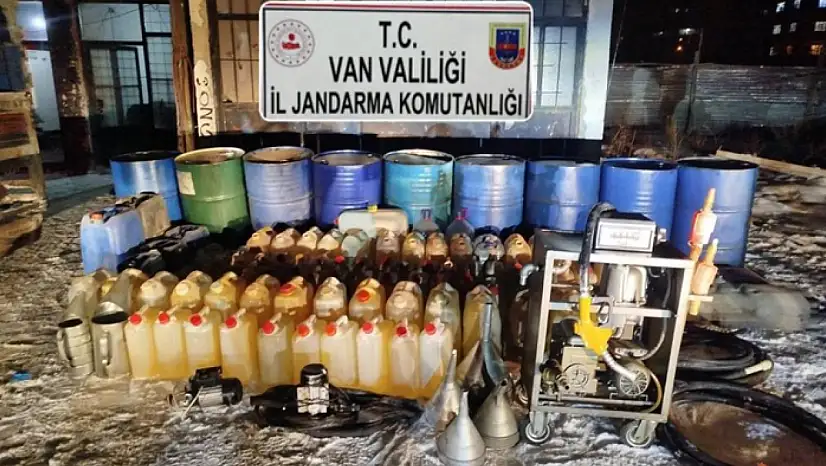 Van'da kaçak akaryakıt ve sentetik hap ele geçirildi
