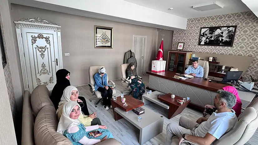 Van'da müftülükten hadis ezberleyen öğrenciye hediye kitaplar