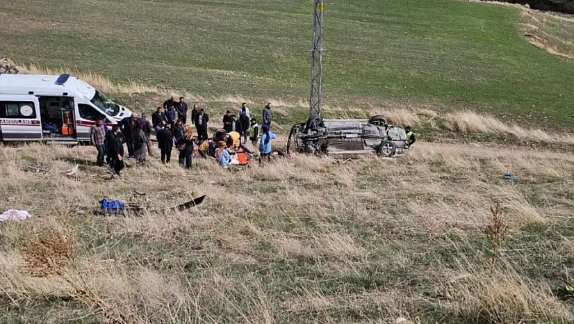 Van'da otomobil takla attı