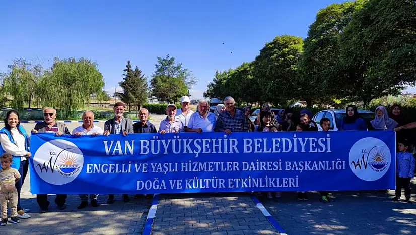 Van'da yaşlı bireyler piknik etkinliği ile unutulmaz bir gün geçirdi
