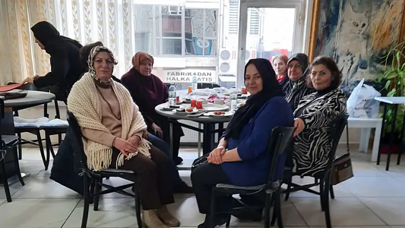 Vanlı Menekşeler Ankara'da kültür ve dayanışma buluşmasında bir araya geldi