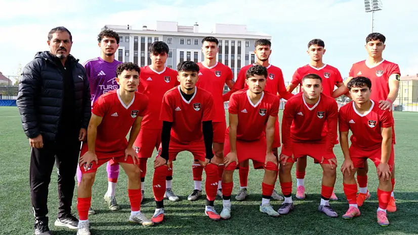 Vanspor U19 Takımı, 9 maçta 8 galibiyetle liderlik koltuğunda