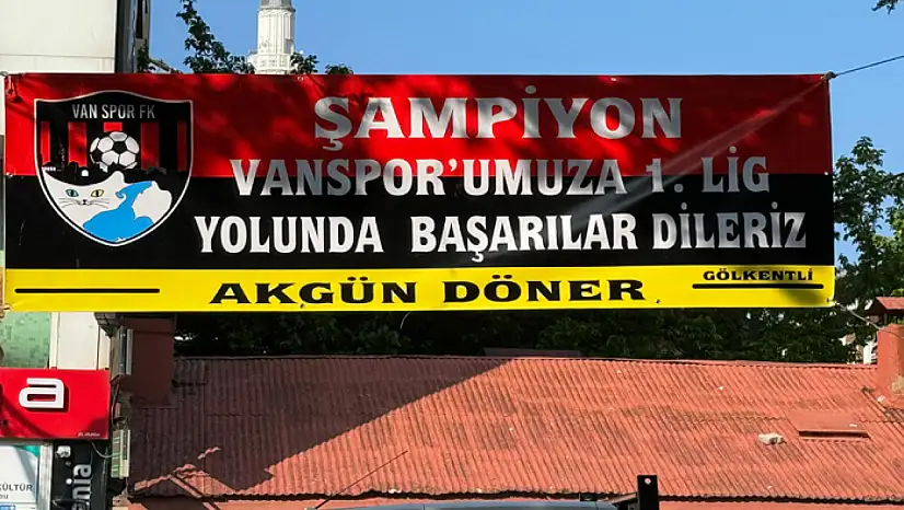 Vanspor'un başarısı çevre illerde de sevince yol açtı