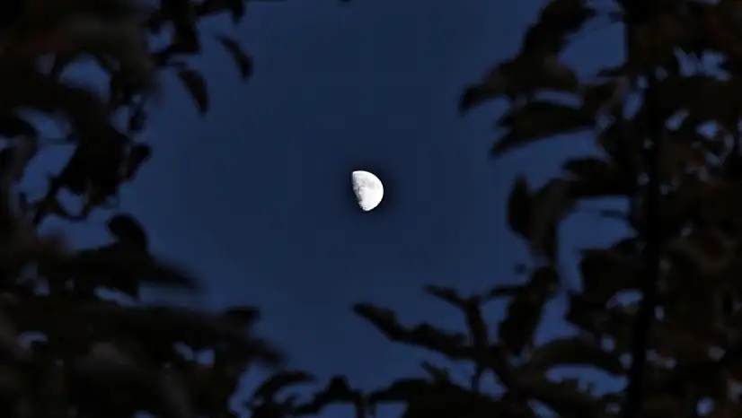 Yarım ay manzarası hayran bıraktı