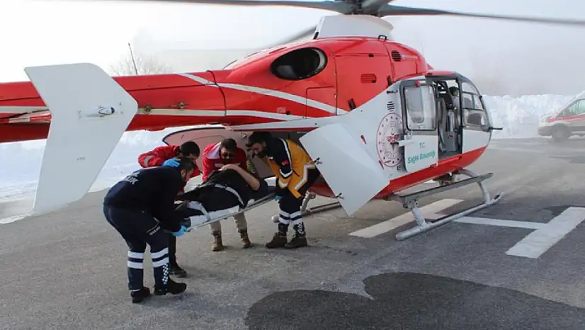 Yaşlı hasta hava ambulansı ile hastaneye yetiştirildi
