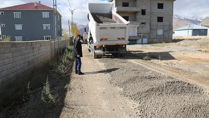 Yeni Mahalle'de yol stabilize çalışmaları devam ediyor