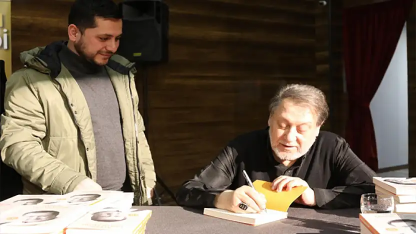 Ahmet Özhan'dan gönüllere dokunan 'Vaktin Nakdi' buluşması