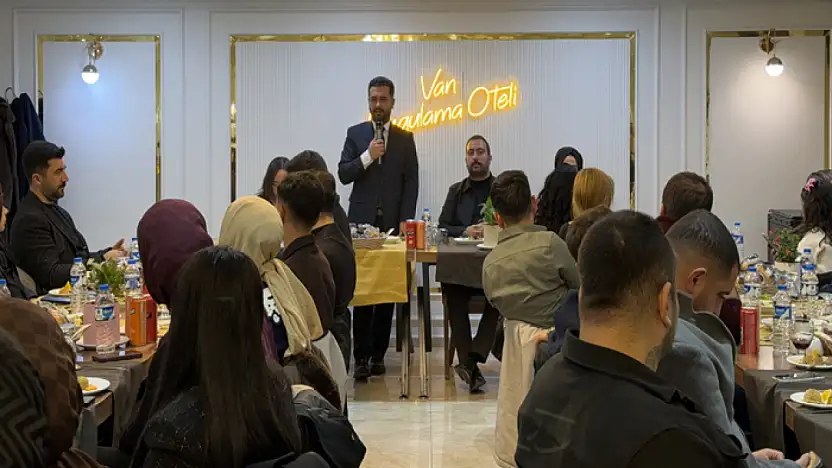 AK Parti Gençlik Kolları 1 yıllık çalışmalarını değerlendirdi