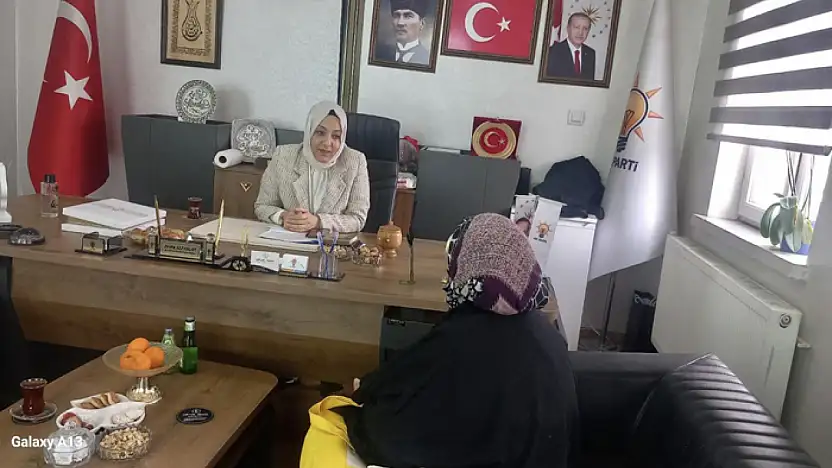 AK Parti Kadın Kolları Başkanı Zerrin Alpaslan talepleri dinledi