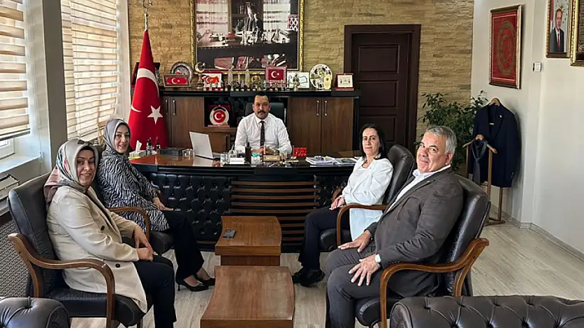 AK Parti Kadın Kolları'ndan Kaymakam Türkmenoğlu'na ziyaret
