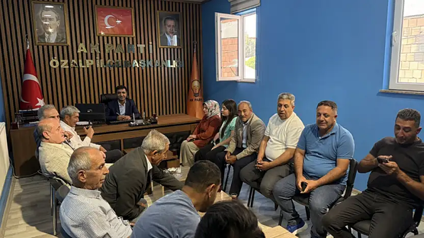 AK Parti Özalp İlçe Başkanlığı'ndan haftalık yönetim kurulu toplantısı
