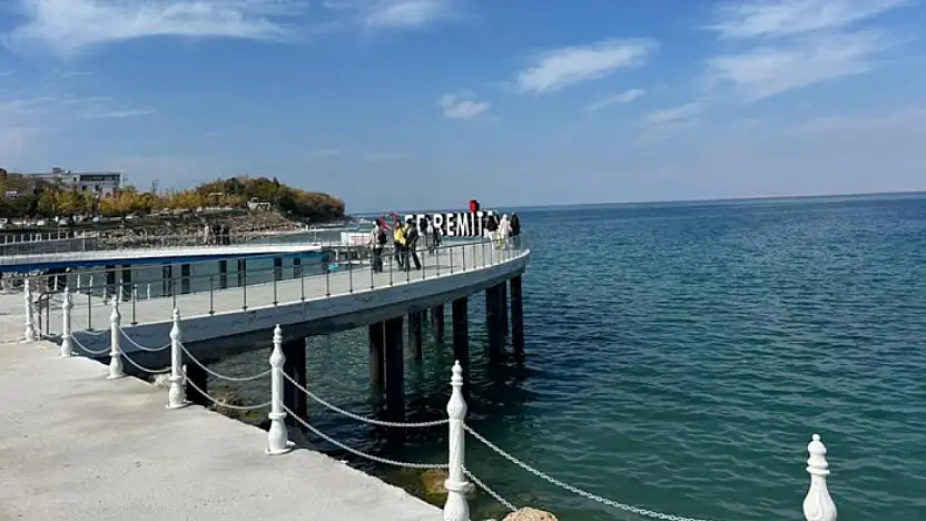 Akdeniz iklimi Van Gölü Havzası'nı etkisi altına alıyor