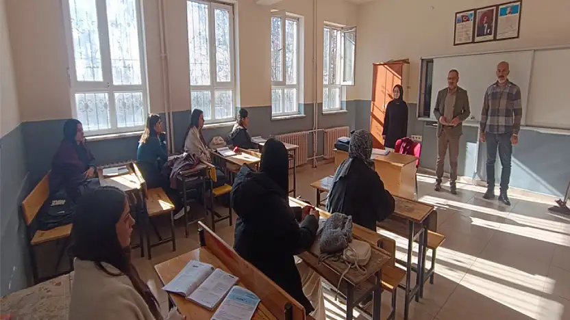 Alhan, DYK kurslarını yerinde inceledi