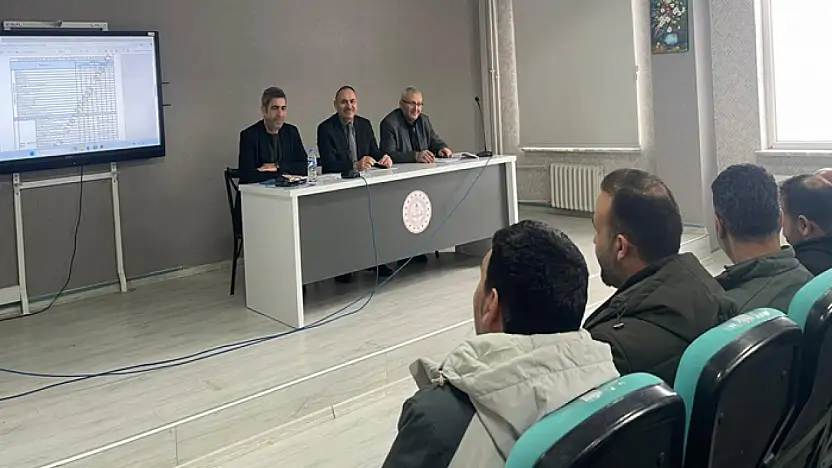 Alhan, okul müdürleriyle bir araya geldi