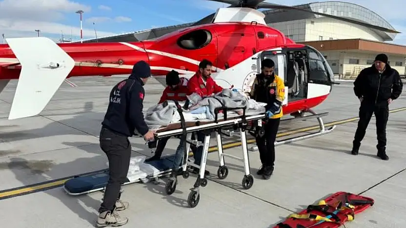 Bahçesaray'da kazada yaralanan çocuk helikopterle Van'a nakledildi