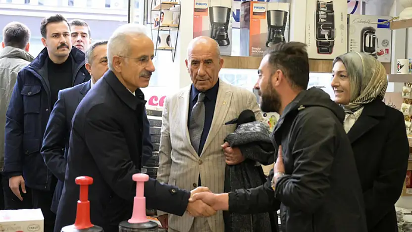 Bakan Uraloğlu'ndan esnaf ziyareti