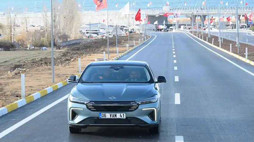 Bakan Uraloğlu: Van'a 3 milyar 300 milyon liralık yatırım yapıldı