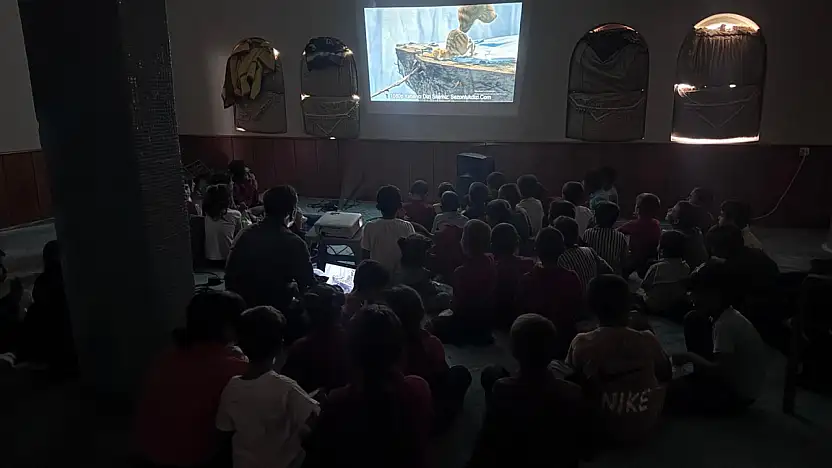 Başkale Belediyesi'nden çocuklara sinema keyfi