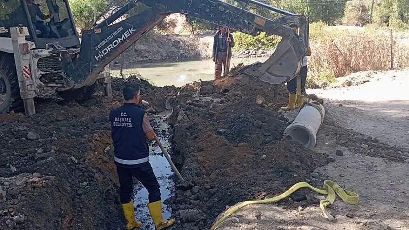 Başkale Belediyesi'nden kırsal mahallelere altyapı desteği