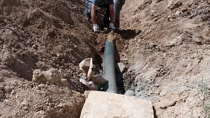 Başkale'de alt yapı çalışmaları sürüyor