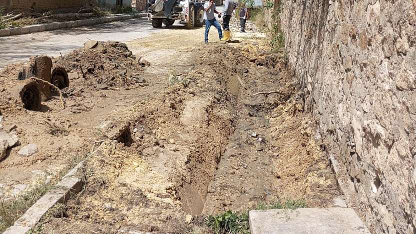 Başkale'de altyapı çalışmaları sürüyor